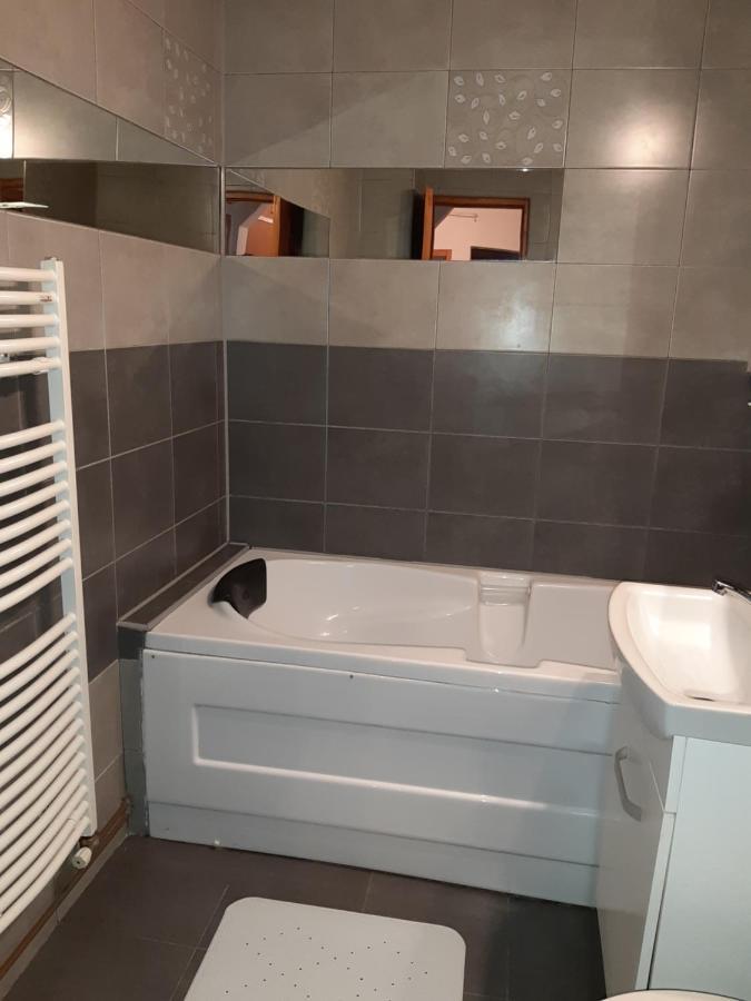 Sepsi 4You Apartment Сфинту-Ґеорґе Екстер'єр фото